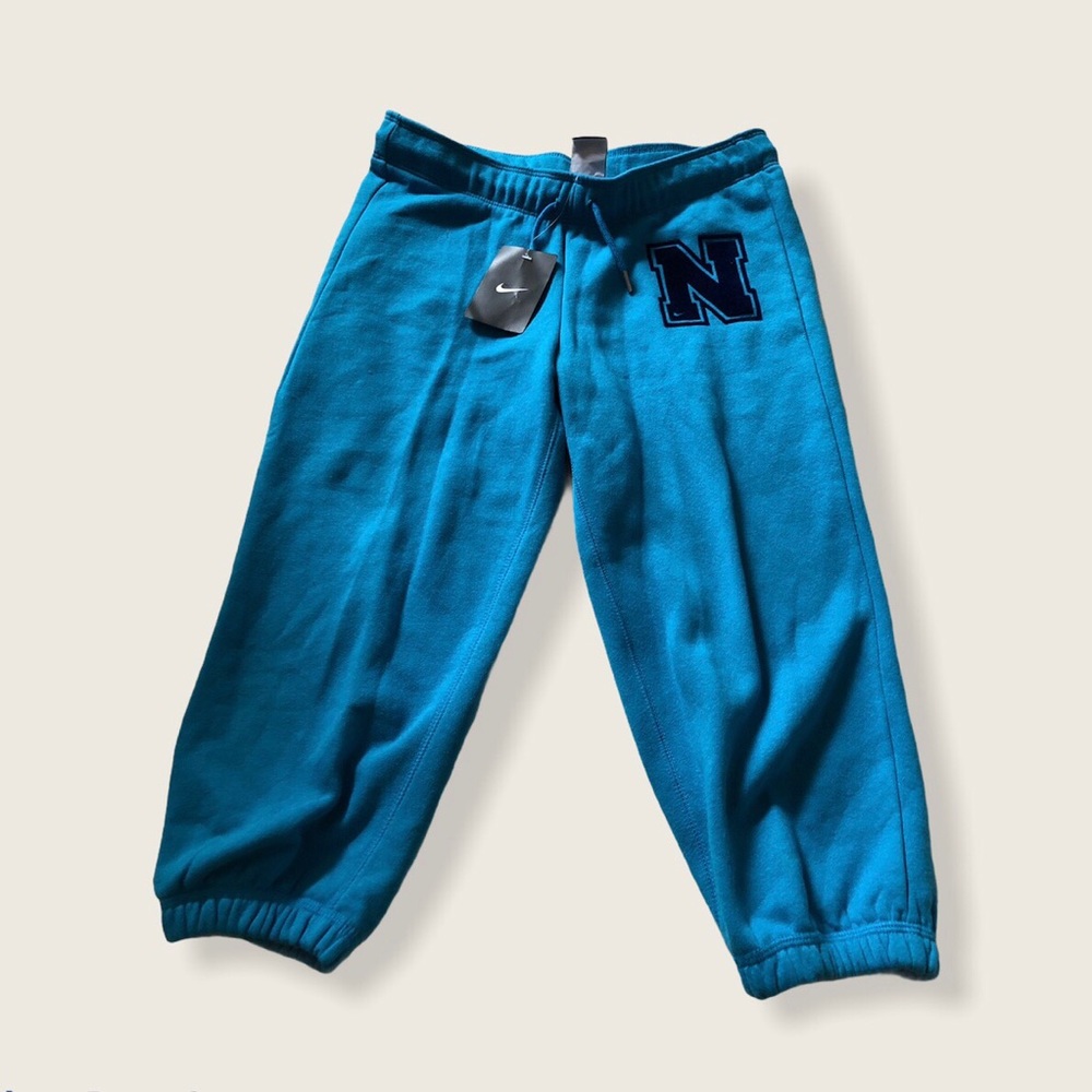 Cropped Nike Joggers